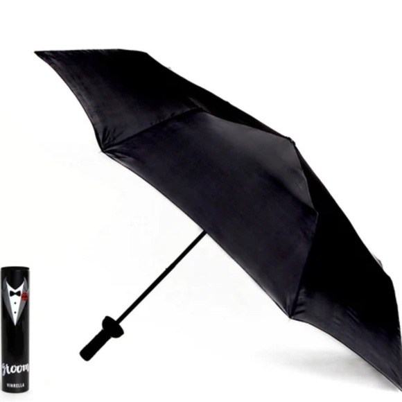 NEW Groom Wine Bottle Umbrella - Picture 3 of 3